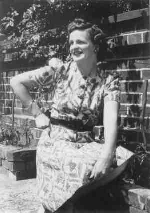 Joan  (372 KB)
 
Probably taken by her uncle John
(Click on Picture to View Full Size)